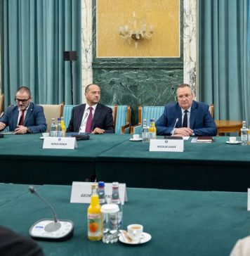 Premierul Ciucă a discutat cu reprezentanţii Asociaţiei Marilor Reţele Comerciale din România despre nevoia de a promova mai mult produsele româneşti în lanţurile comerciale