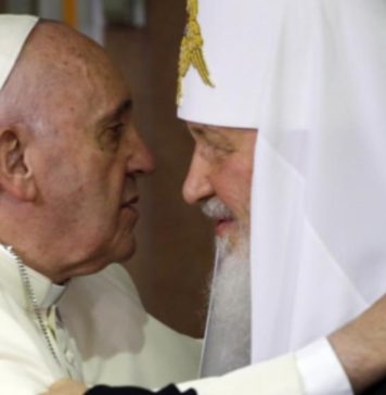 Patriarhul Rusiei l-a felicitat pe papa Francisc pentru cei zece ani de pontificat