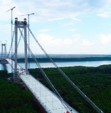 VIDEO Secretar de stat în Ministerul Transporturilor: Am traversat podul de peste Dunăre, de la Brăila, cu maşina, de la un capăt la altul, pentru prima dată