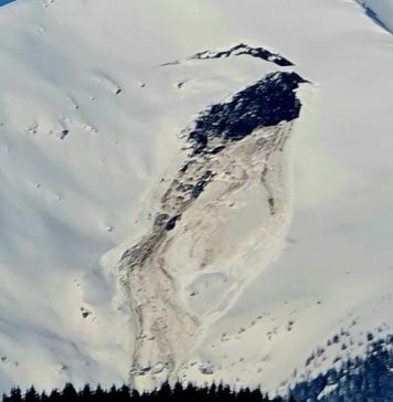 O avalanşă de mari dimensiuni s-a produs în Munţii Rodnei