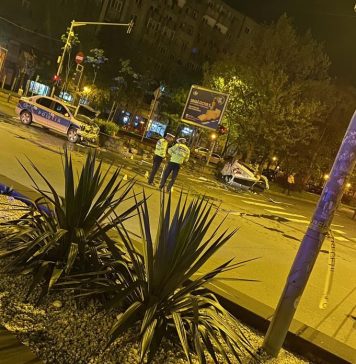 Mașină a poliției implicată într-un accident în București. Patru persoane au ajuns la spital
