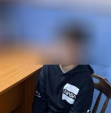 Un copil care a fugit de acasă din cauza bătăilor primite de la părinți, găsit rătăcind în Centrul Vechi