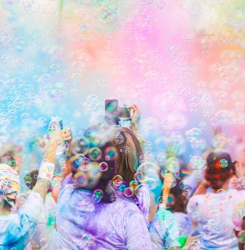 Evenimentul „Color Run” deviază opt linii de autobuz din zona Biblioteca Națională-Piața Alba Iulia