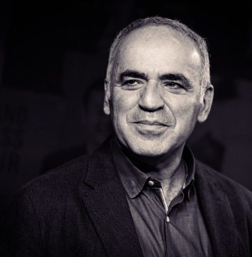 Garry Kasparov, cel mai mare șahist din toate timpurile, revine la Bucureşti pentru deschiderea primei etape a circuitului internațional Grand Chess Tour 2023