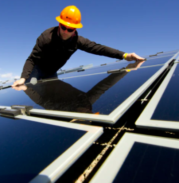 Începe sesiune de înscriere pentru validarea instalatorilor în cadrul Programului privind instalarea panourilor fotovoltaice