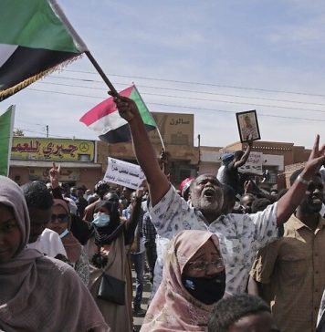 Ţările occidentale îşi evacuează cetăţenii din Sudan