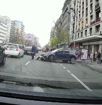 Accident în zona Piața Romană din București, între două autoturisme. Traficul este îngreunat