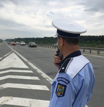 Poliţiştii rutieri au reţinut sâmbătă 518 permise de conducere