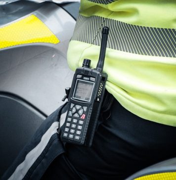 Percheziții în București într-un dosar de tâlhărie calificată. Patru bărbaţi, reţinuţi după ce au intrat noaptea într-o locuinţă, au ameninţat un bărbat şi au furat bani