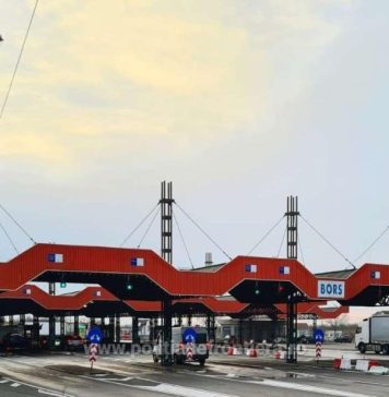 28 foreign citizens hidden in two vehicles, caught trying to cross illegally into Hungary