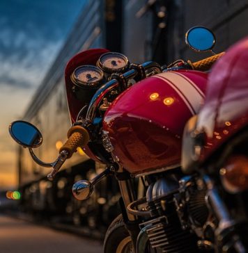 Un motociclist, lovit mortal în București de o șoferiță de 19 ani