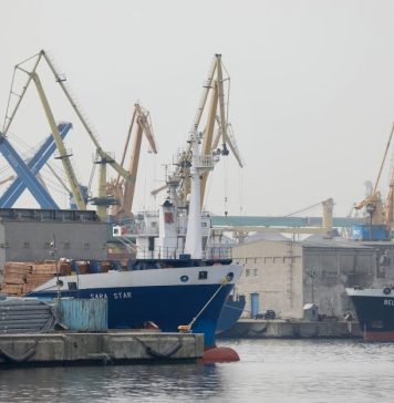 Un împingător sub pavilion Cehia s-a scufundat în portul Constanţa