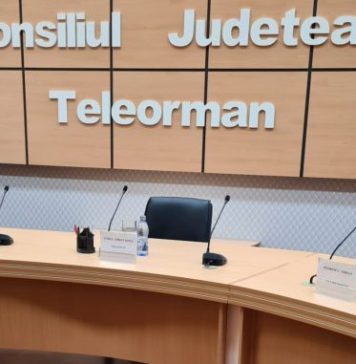 Spectacol de dans sexy, în faţa copiilor şi a oamenilor în vârstă, la Târgul de Florii din Alexandria