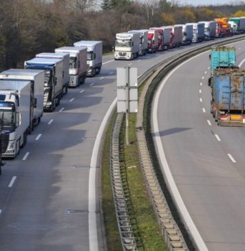 700 trucks waiting in line at Siret Border Crossing point, 600 trucks checked in past 24h