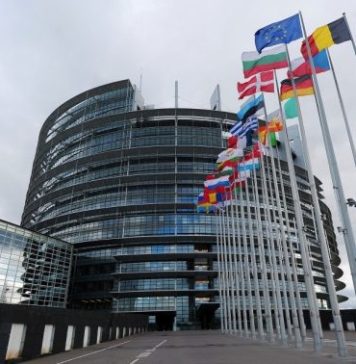 Bruxellesul consideră ‘inacceptabilă’ decizia Poloniei şi Ungariei de a interzice importul cerealelor ucrainene; Polonia a interzis inclusiv tranzitul