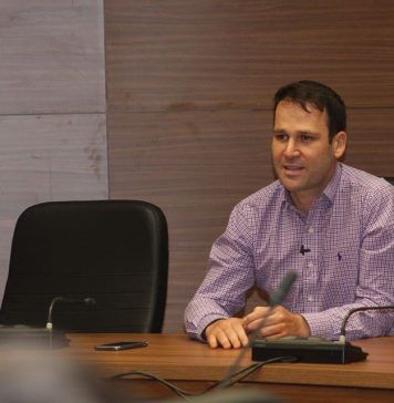 VIDEO/ Negoiţă acuză PMB că blochează circulaţia pe strada Victor Brauner şi bulevardul Pallady pentru a schimba o ţeavă