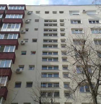 Un bărbat s-a aruncat de pe un bloc din București