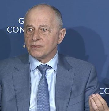 Mircea Geoană pregătește o mișcare interesantă: crearea unei rețele de ONG-uri menite să apere democrația în România și în Estul Europei, în parteneriat cu un puternic think-tank american extrem de apropiat de magnatul George Soros