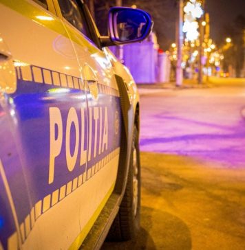 Un bucureștean a vrut să vândă o bucată de gresie pe post de telefon mobil