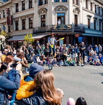 Calea Victoriei redevine pietonală în acest week-end. Program artistic cu statui vivante, marionete, silent disco, ateliere şi teatru