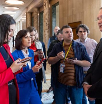 Premierul Nicolae Ciucă: Am mulțumit astăzi jurnaliștilor acreditați la Guvern pentru modul profesionist în care răspund nevoii de informare a societății