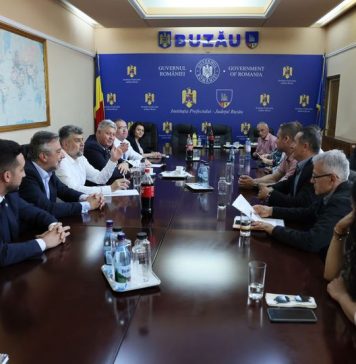 Profesorii protestează în mai multe orașe. Marcel Ciolacu, huiduit la Buzău. Mesajul liderului PSD către greviști