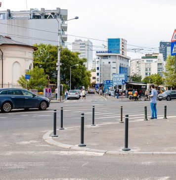Au fost instalați stâlpi antiparcare la intersecția dintre str. Sevastopol și str. Buzești