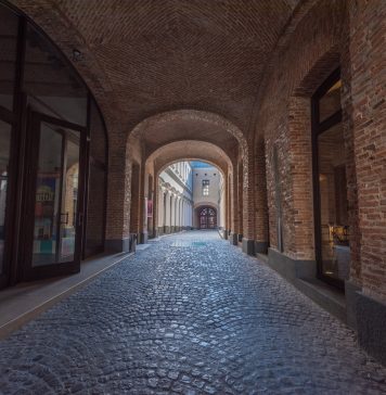 Noaptea Muzeelor: Bucureştenii vor putea vizita patru expoziţii la Hanul Gabroveni şi ”Primăria deschisă”