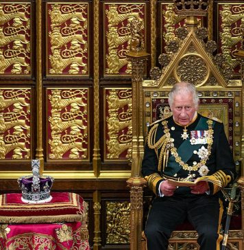 „Moartea cu coasa” a venit la încoronarea lui Charles al III-lea