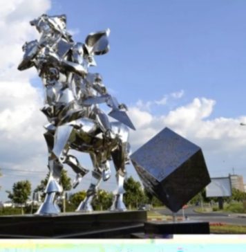 BEYOND ART/Bogdan Lefter’s Tribute sculpture like a Don Quixote in Buzau, homage to Eng Florinel Dinu