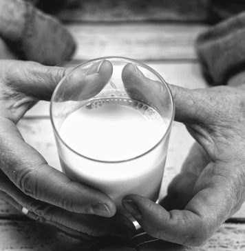 Consiliul Concurenţei: 78% dintre procesatori participă la acordul voluntar pentru reducerea preţului laptelui