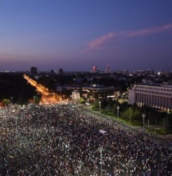 Românii nu vor mai putea ieşi în stradă decât eventual pentru a-şi manifesta dragostea şi „profunda recunoştinţă” faţă de „conducătorii mult iubiţi şi stimaţi”