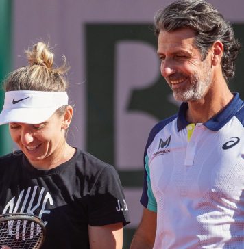 Tenis: Patrick Mouratoglou a reacţionat după noua amânare a audierii Simonei Halep