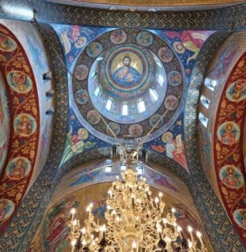 Consiliul Regional Cernăuți a votat interzicerea activității organizațiilor religioase care au legături cu Rusia. Măsura afectează direct românii care mergeau la bisericile lor ce țineau de Patriarhia Moscovei, acum închise