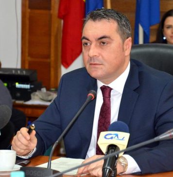 Deputat PSD, replică pentru Dan Motreanu, după ce a cerut demisia premierului Ciolacu dacă eliminarea pensiilor speciale ale parlamentarilor nu trece de controlul CCR: Colegul tău Rareş Bogdan desfiinţa pensiile speciale în 30 de zile…De vreo 3 ani