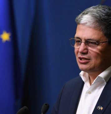 Boloş: Încărcăm o nouă tranşă de 250 de lei pe cardurile pentru alimente şi mese calde, de la 15 iunie