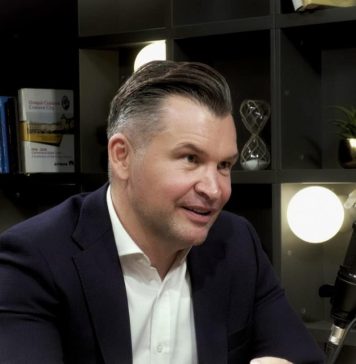 Ionuț Stroe: Mă aștept ca viitorul premier Ciolacu să aibă aceeași înțelepciune, același tact și același echilibru pe care l-a asigurat și de care a dat dovadă și premierul Ciucă
