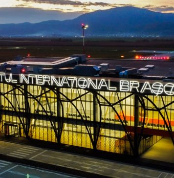 VIDEO/ A fost inaugurat aeroportul din Brașov. Primul zbor a fost al companiei românești TAROM