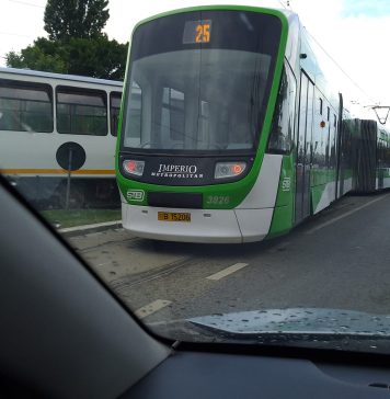 FOTO/ Tramvai Imperio deraiat în Capitală. Liniile STB 7 și 25, blocate pe Șoseaua Giurgiului