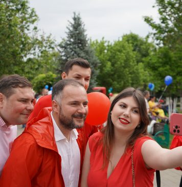 Rareș Hopincă: Ieri a fost o zi minunată, pe care am petrecut-o înconjurat de zâmbete, entuziasm și de o hărmălaie tare plăcută