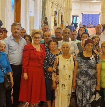 Grațiela Gavrilescu (PUSL): Am avut din nou bucuria de a primi, în clădirea Palatului Parlamentului, oaspeți dragi din județul Prahova