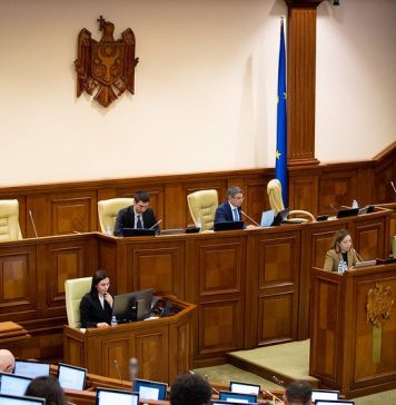 Parlamentarii moldoveni au votat perfecționarea cadrului legal de cooperare a Parlamentului cu societatea civilă