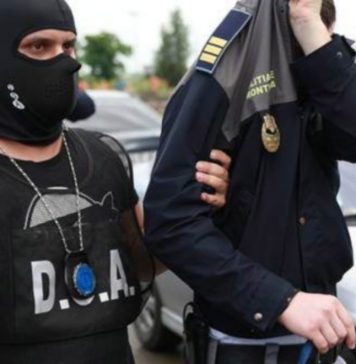 Three detainees in the case of trafficking in hearing and speech impaired persons (DIICOT)