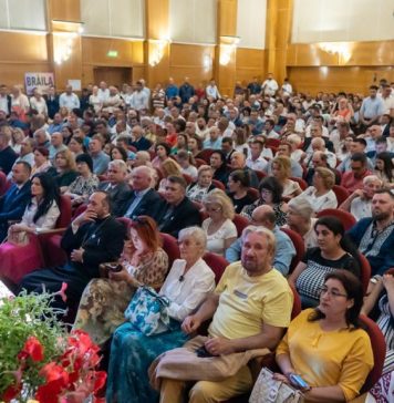 FOTO / Sală arhiplină la conferința organizată de AUR Galați – ,,Națiunea și naționalismul în era globalizării”; Prezenți George Simion, Claudiu Târziu și Cristian Terheș
