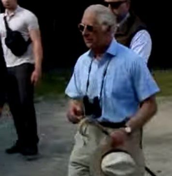 Regele Charles a vorbit din nou cu oamenii care au venit și de la sute de kilometri depărtare să-l vadă în Valea Zălanului