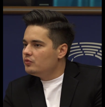 La propunerea europarlamentarului Nicu Ștefănuță, Selly a vorbit, în Parlamentul European, despre sănătatea mintală a tinerilor