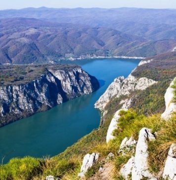 No risk of Danube pollution in Romania after oil spills in Serbia