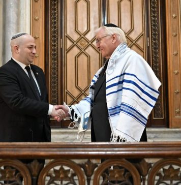 Silviu Vexler: A fost semnat contractul pentru executarea lucrărilor de restaurare şi reabilitare generală la Sinagoga din Constanţa