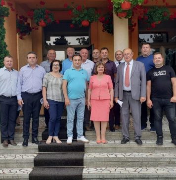 Paisprezece primari PNL din stânga și dreapta Prutului, șapte din Republica Moldova și șapte din Bucovina, se află zilele acestea la Suceava