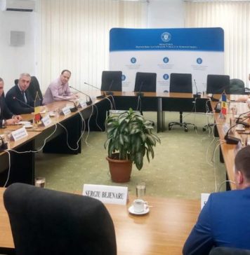 Ministrul Dezvoltării, Lucrărilor Publice şi Administraţiei, Adrian-Ioan Veştea, întâlnire cu o delegaţie oficială condusă de preşedintele Comisiei de securitate naţională de la Chișinău